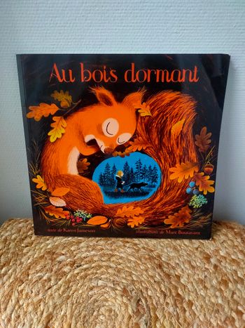 Livre au bois dormant - L'école des loisirs