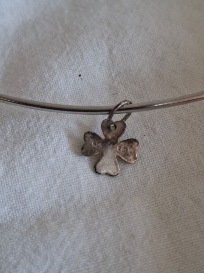 Collier avec petit pendentif trèfle 4 feuilles - photo numéro 3