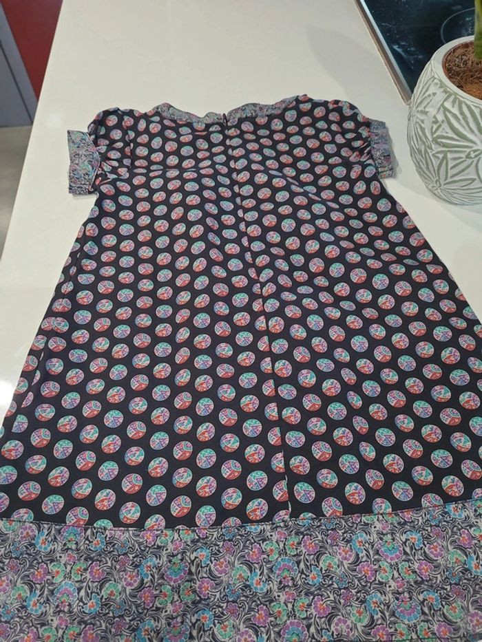 Tunique avec rond multicolores, taille 8 ans - photo numéro 3
