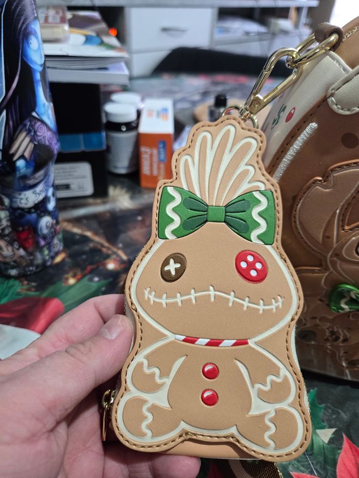 Loungefly stitch pain d’épice - photo numéro 2