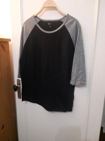 T shirt red label