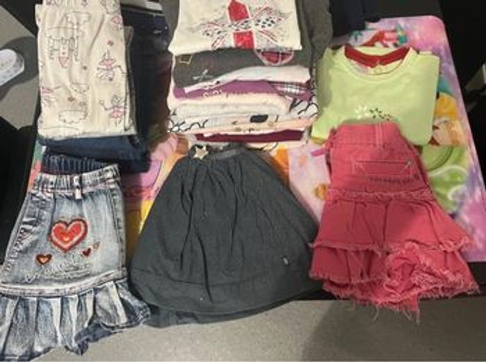 Lots de 27 vêtement 4 ans fille - photo numéro 3