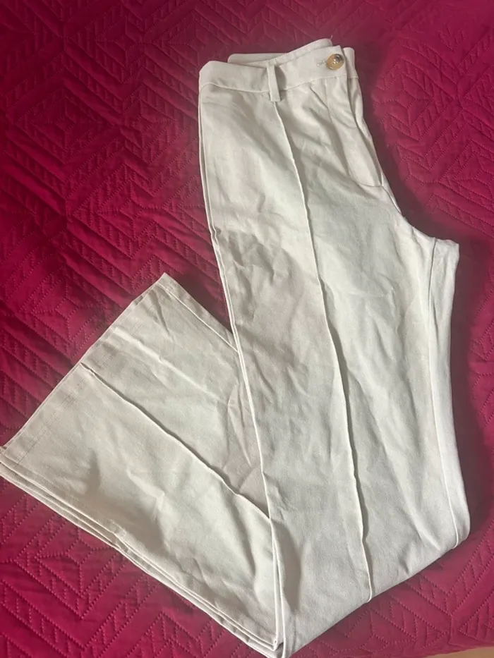 Pantalon taille haute à jambes larges taille L neuf
