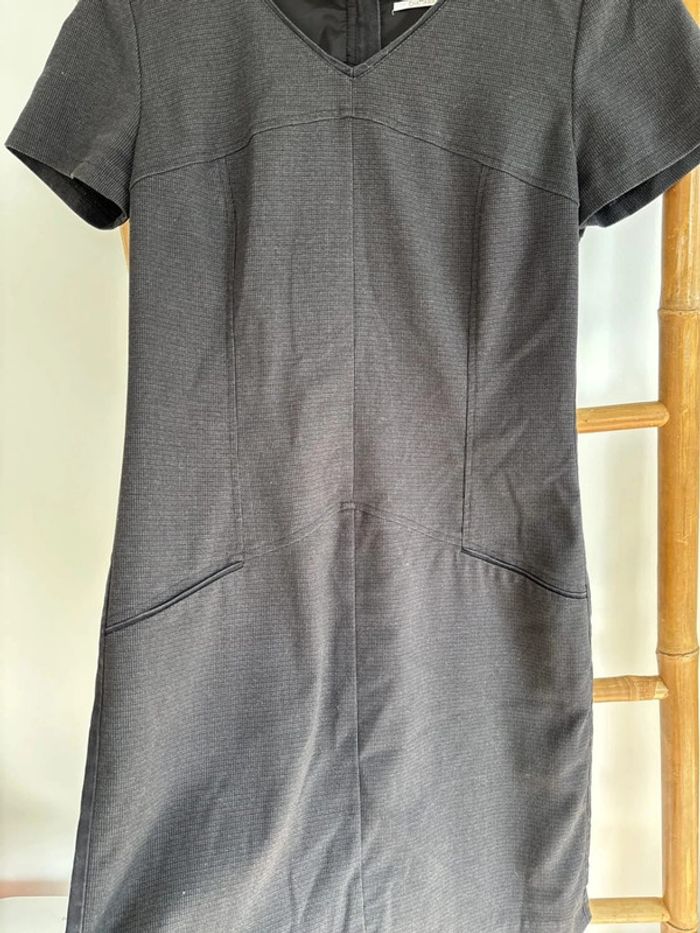 Robe gris foncée noire ajustée chattawak taille 38 - photo numéro 4