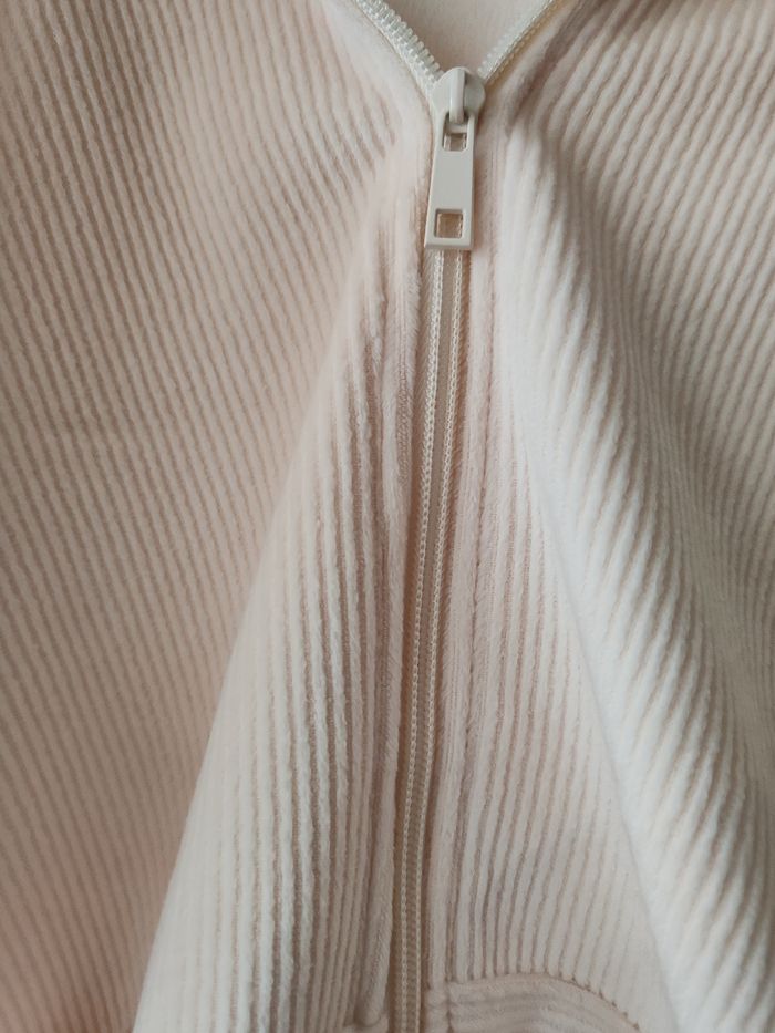 Gilet velours a capuche - photo numéro 3