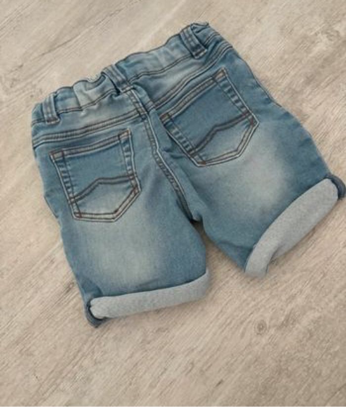 Lots 4 shorts - photo numéro 2