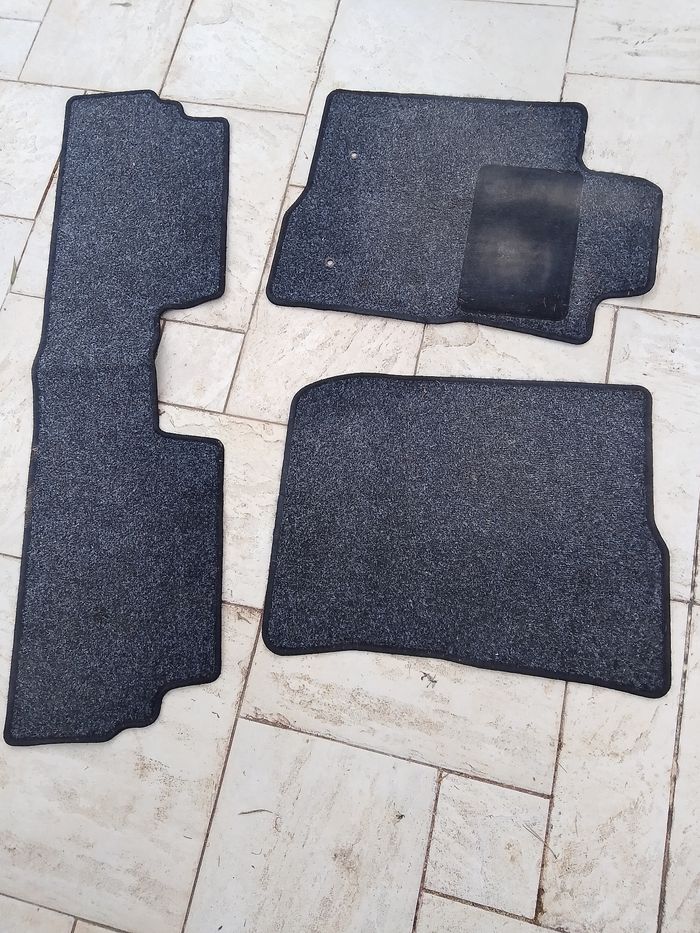 Tapis de voiture corolla verso