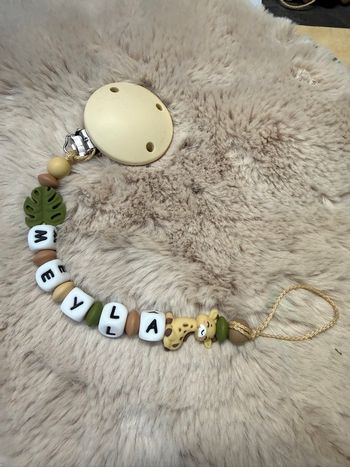 Attache tétine girafe 