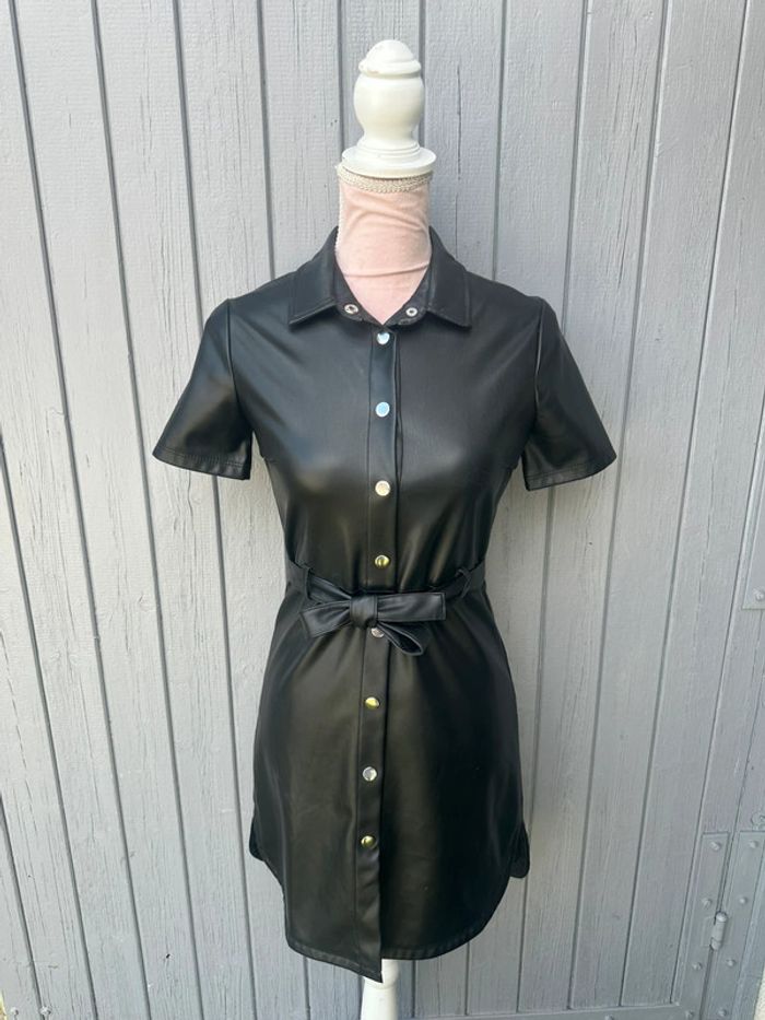 Robe manches courtes noir basic simili cuir