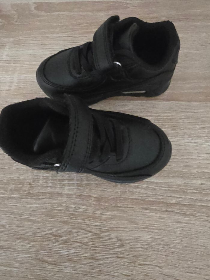 Chaussure taille 20 - photo numéro 2