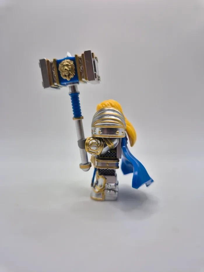 Figurine type lego Arthas soldat humain World Of Warcraft - photo numéro 3