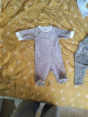 Pyjama grenouillère ouverture devant étoiles dos ange