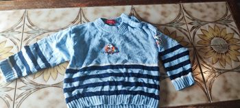 Pull bleu