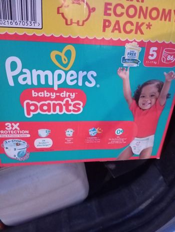 Couche Pampers culotte