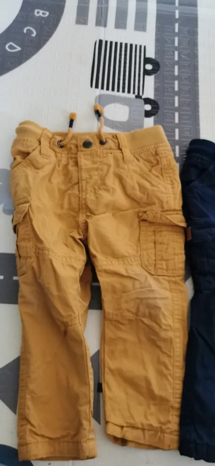 Lot pantalon 12 mois - photo numéro 2