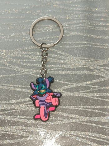 Stitch en moto  porte clef 💙