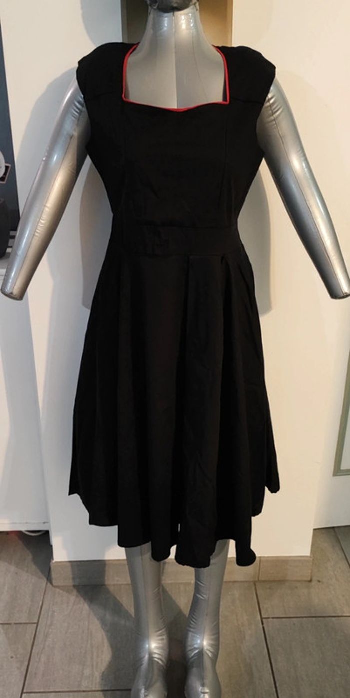 Belle robe noir style vintage taille L neuve - photo numéro 2