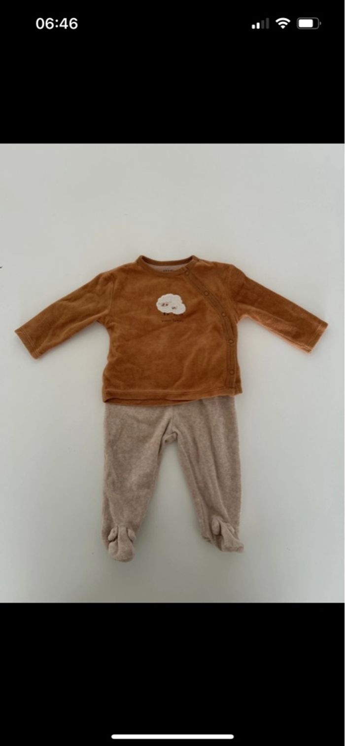 Lot 9 pyjamas 6 mois - photo numéro 2