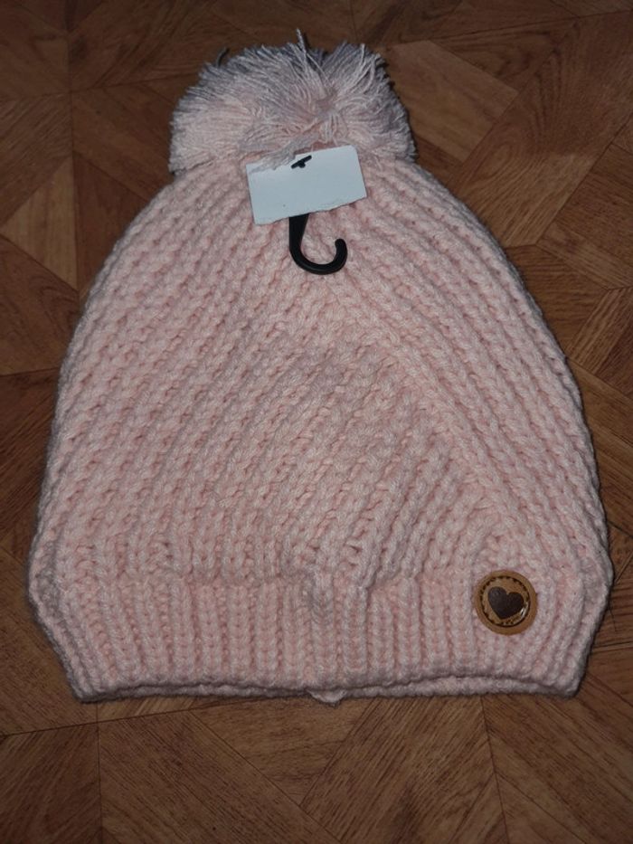 Bonnet 6ans neuf