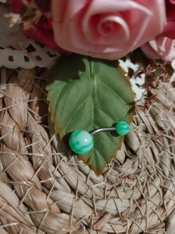 🍂Piercing nombril vert et blanc🍂