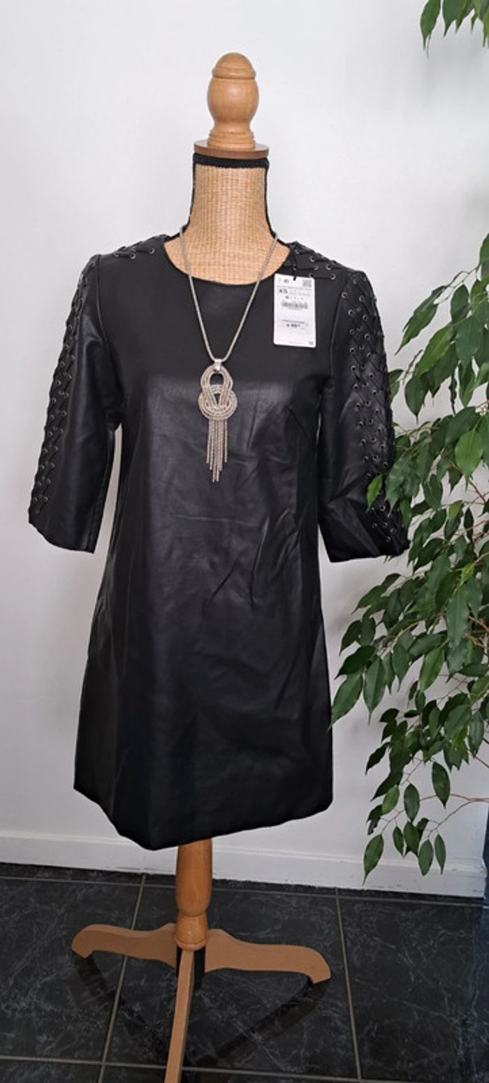Robe en simili cuir Zara - photo numéro 4