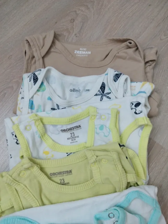 Lot 7 bodies bébé garçon 24 mois - photo numéro 3