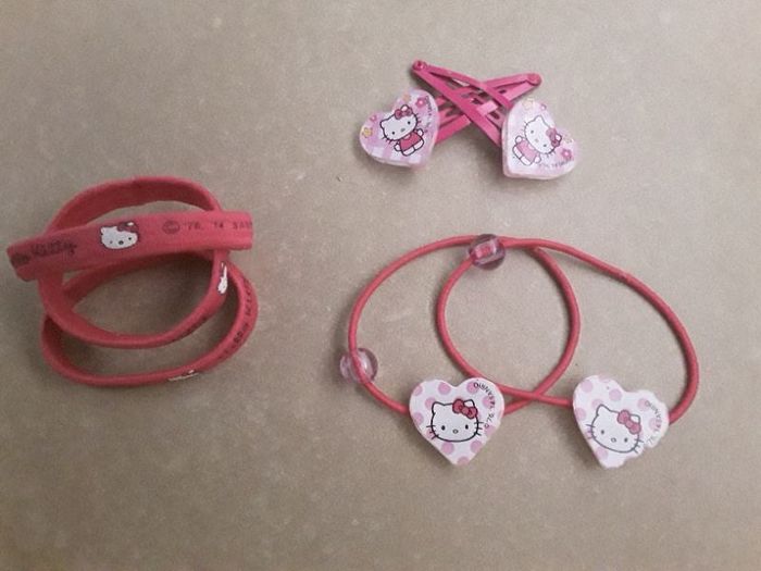Lot HELLO KITTY NEUF