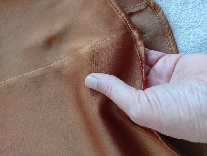 Jupe mi-longue. Stradivarius 36 - photo numéro 9