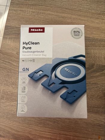 Sacs aspirateur MIELE HyClean Pure GN 80% matieres recyclees X4 Sacs + 2 filtres