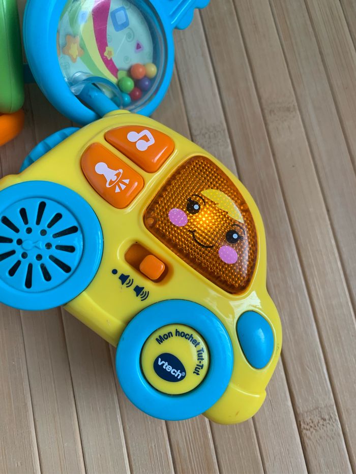 : VTECH BABY - Mon Hochet P'tites Clés Magiques - photo numéro 2
