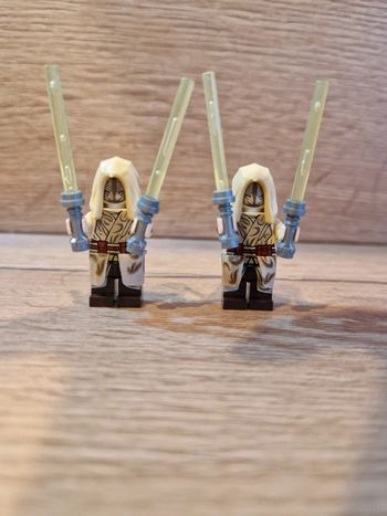 Figurines type lego 2 gardes du temple Jedi star wars