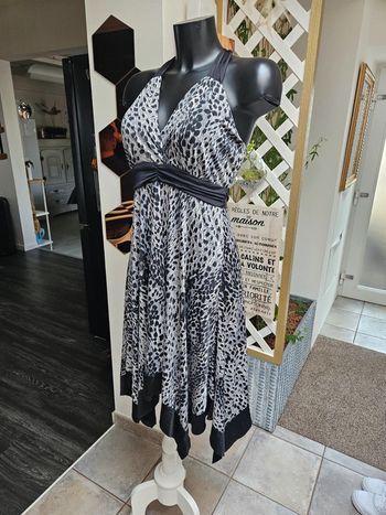 Robe asymétrique taille L