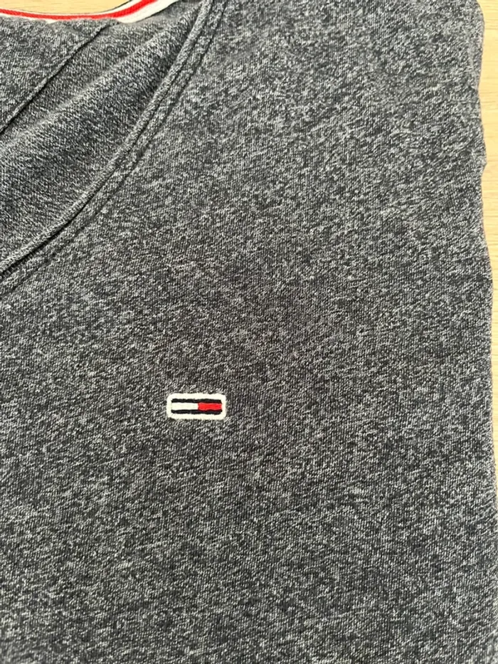 T-shirt gris avec logo brodé original Tommy - photo numéro 2