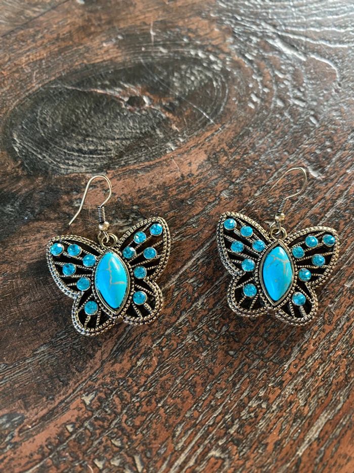 Magnifique paire de boucles d’oreilles papillons avec strass et turquoise - photo numéro 4