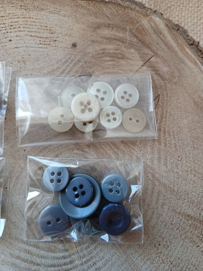 Lot de 4 sachets de boutons - photo numéro 3