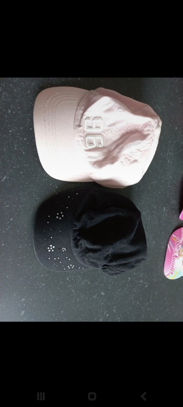 2 casquettes t 52