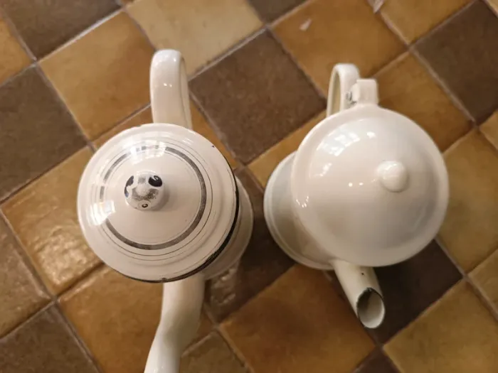 Cafetière en acier émaillée ancien vintage - photo numéro 6