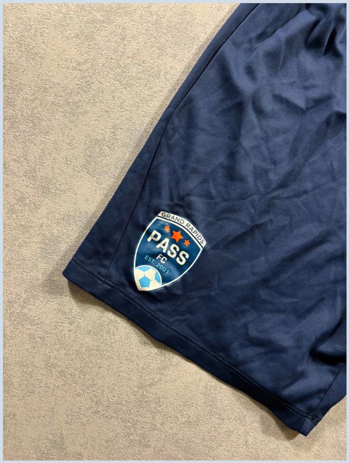 Short Nike bleu Marine logo brodé blanc Taille S - photo numéro 3