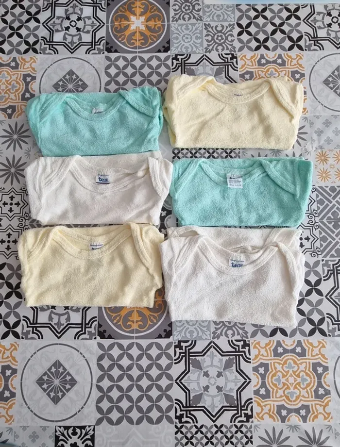 6 body manche courte style éponge taille 2 ans - Tex