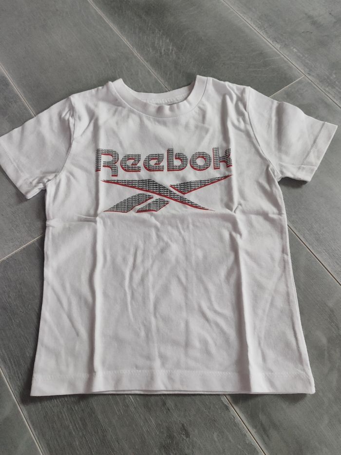 Lot 5 t-shirts en 5 ans - photo numéro 2