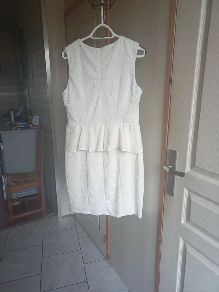 robe blanche - photo numéro 5