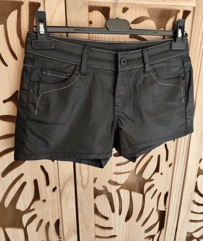 Short enduit taille 38 Pimkie - photo numéro 4
