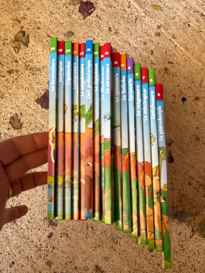 Lot de 16 livres Le monde des Dinosaures de Altaya - photo numéro 2