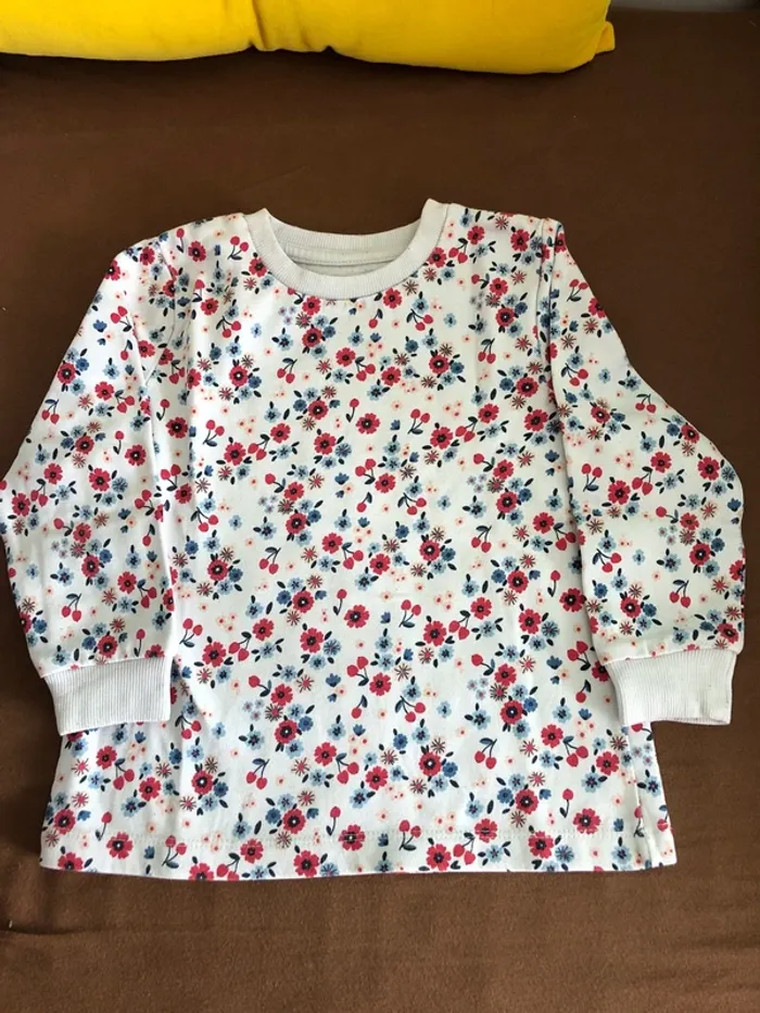 Pull fleuri