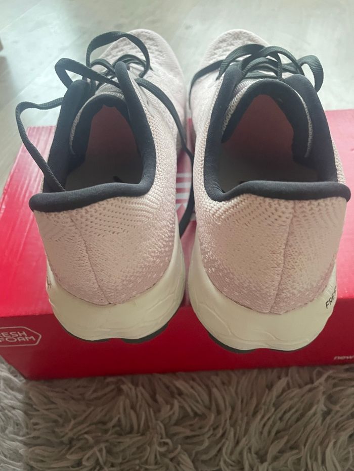 New balance Freshfoam tempo rose clair - photo numéro 4