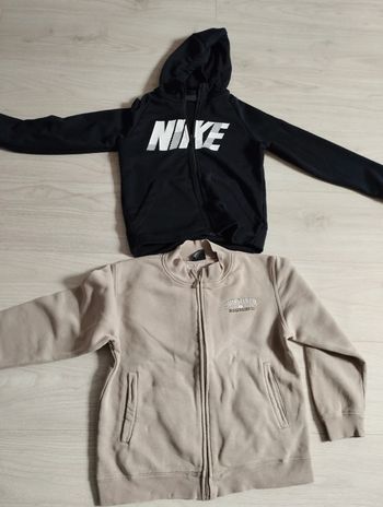 Lot de gilets de sports taille 8 ans