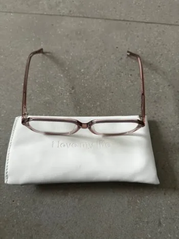 Monture rose made of eco acetate divergent , polette très bon état, valeur 60€