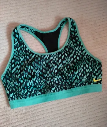 Brassière sport Nike taille S