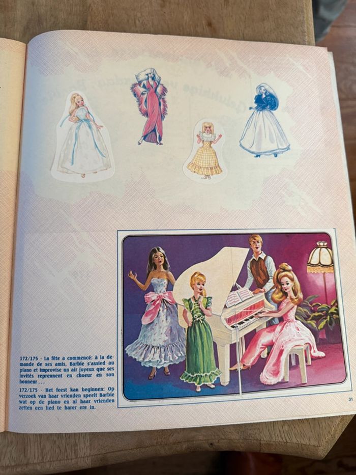 Album Panini ancien vintage complet Barbie Poupée Un monde en rose - photo numéro 13