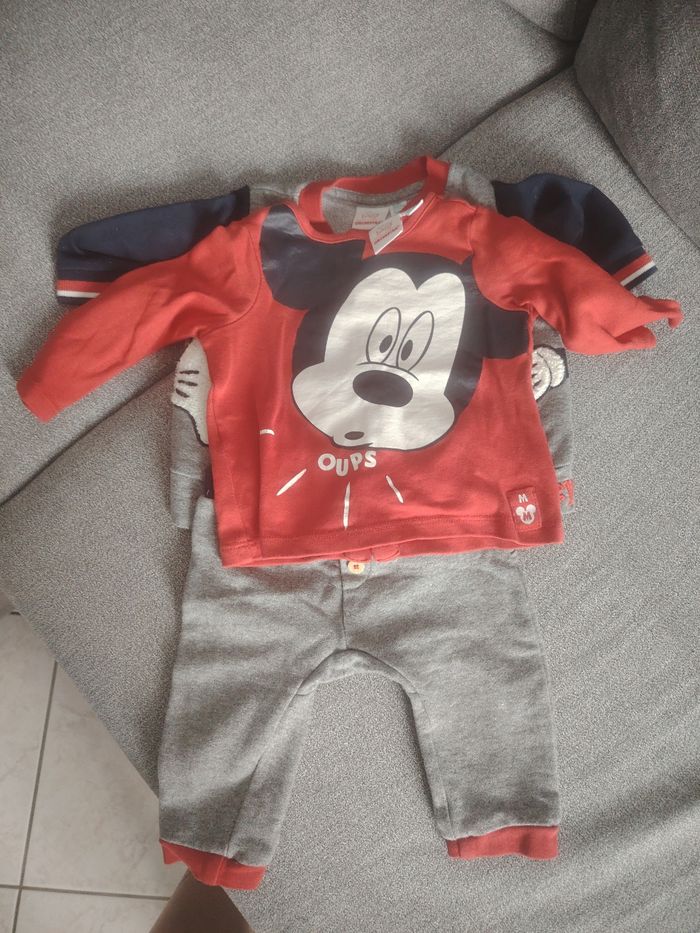 Ensemble Mickey